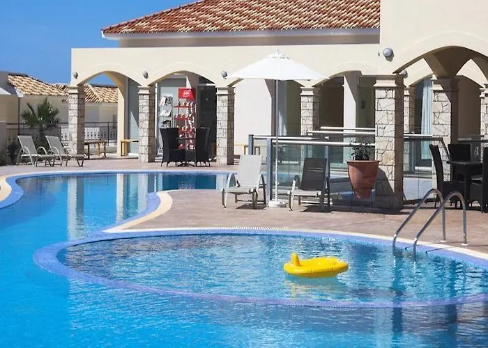 Lägenhetshotell Club St. George (adults Only)